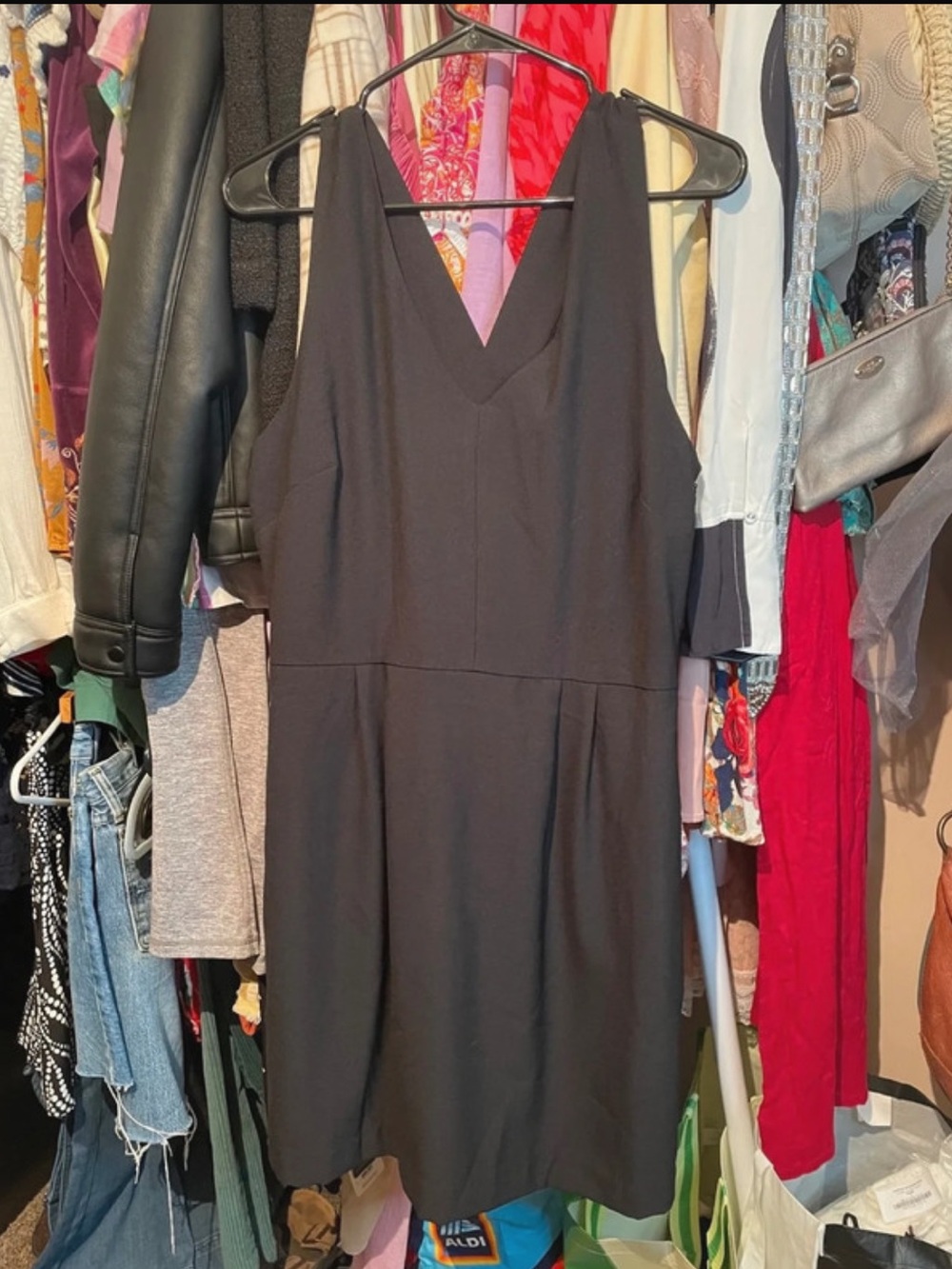 Banana Republic black dress NWT 8 little black dress bow accent in back pockets